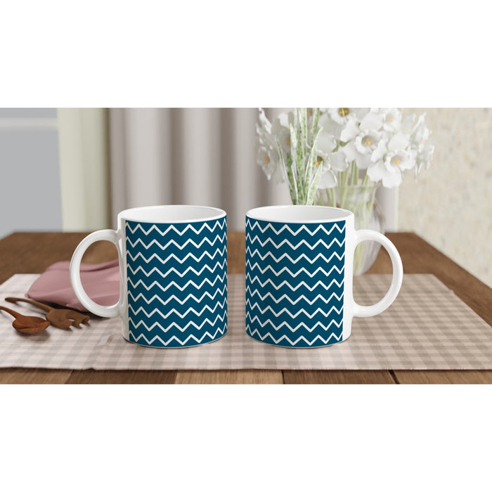 Tasse mit Zickzackmuster - ozeanblau/weiß