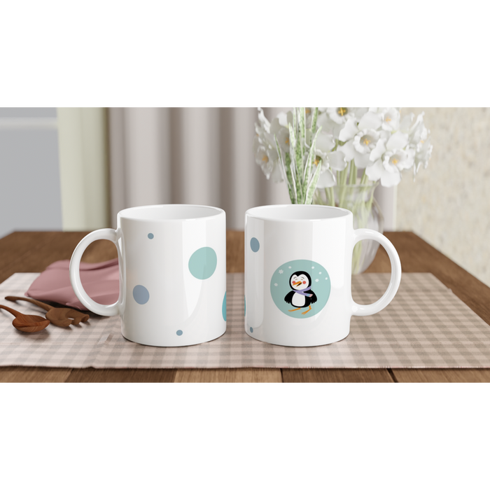 Tasse mit Kreisen - süßer Pinguin mit Schal und Schnee in Bubble