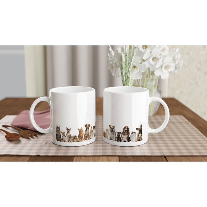 Tasse mit Hunden und Katzen