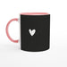 Tasse mit Herz - schwarz/weiß, verschiedene Farben